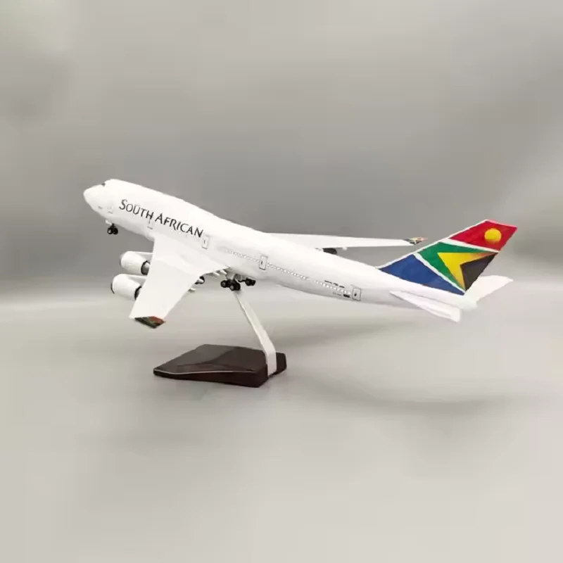 1/160 Scale 47cm Airplanes B747 South Africa Airways Aeroplane 47cm Diecast Resin Model Large Plane With LED and Wheel model kit