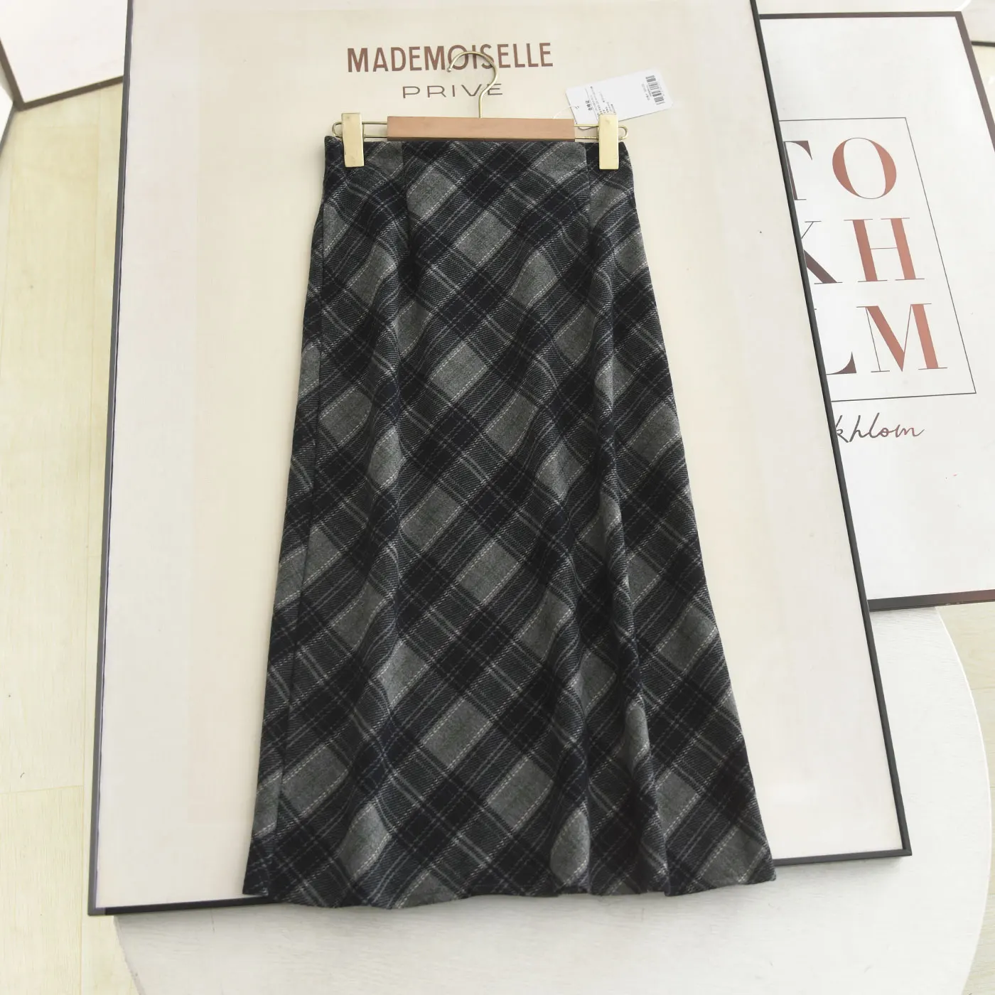 

Твидовая юбка Ele с высокой талией, весна 2026, асимметричная утягивающая универсальная длинная юбка в клетку с разрезом Ba