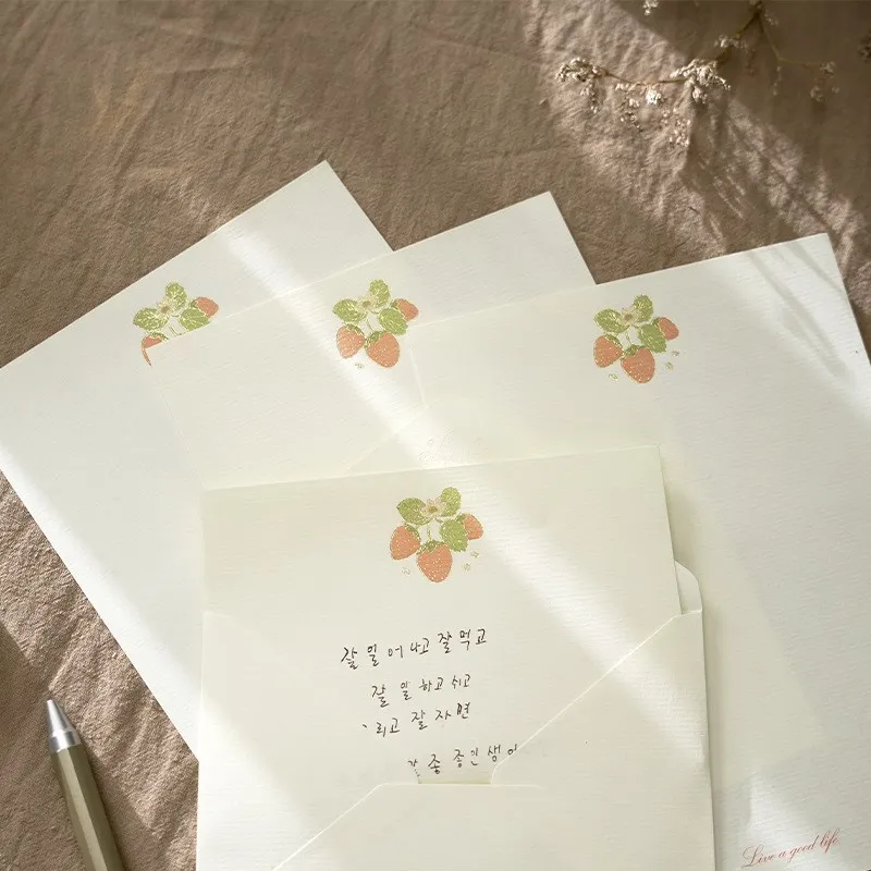 Stationery Set (4 Vintage Style Paper Sheets + 2 Envelopes) retro Letter Writing Paper For Love Letter Party Invitations