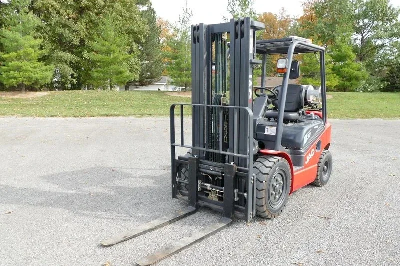 SRX Hot JAC Diesel Forklift Truck CPCD30J مع محرك Isuzu: تقييم شامل لأداء وموثوقية الشاحنة الرافعة الصناعية
