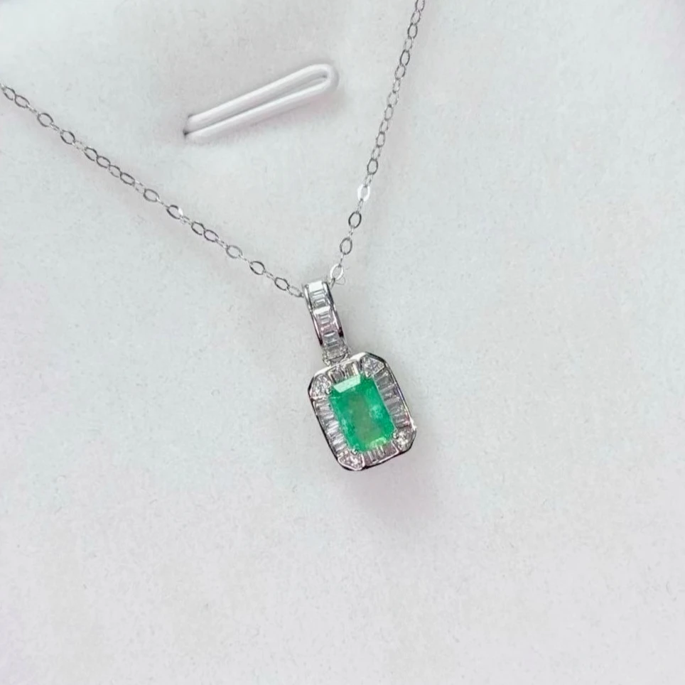 

Sparkling 925 Silver Emerald Pendant 4mm*6mm Real Colombian Emerald Jewelry Sterling Silver Gemstone Necklace Pendant