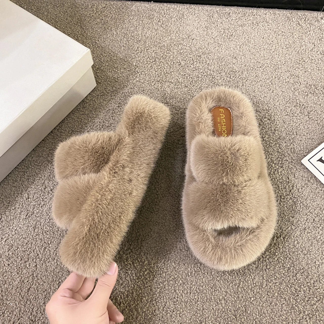 Women Fashion Warm Fluffy Slippers Cozy Faux Fur Cross Indoor Floor Slides Flat Soft Furry Ladies Female Celebrities Flip Flops