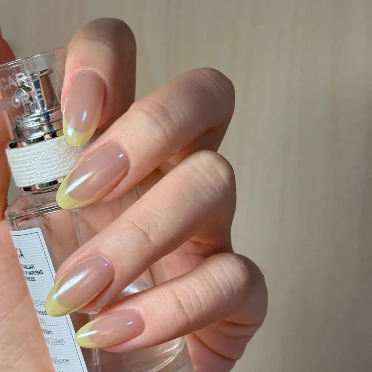 

10pcs Handmade French Short Press on Nail Aurora Yellow Edge Design Sweet Fake Nails Wearable Nail Art Tips For Girl