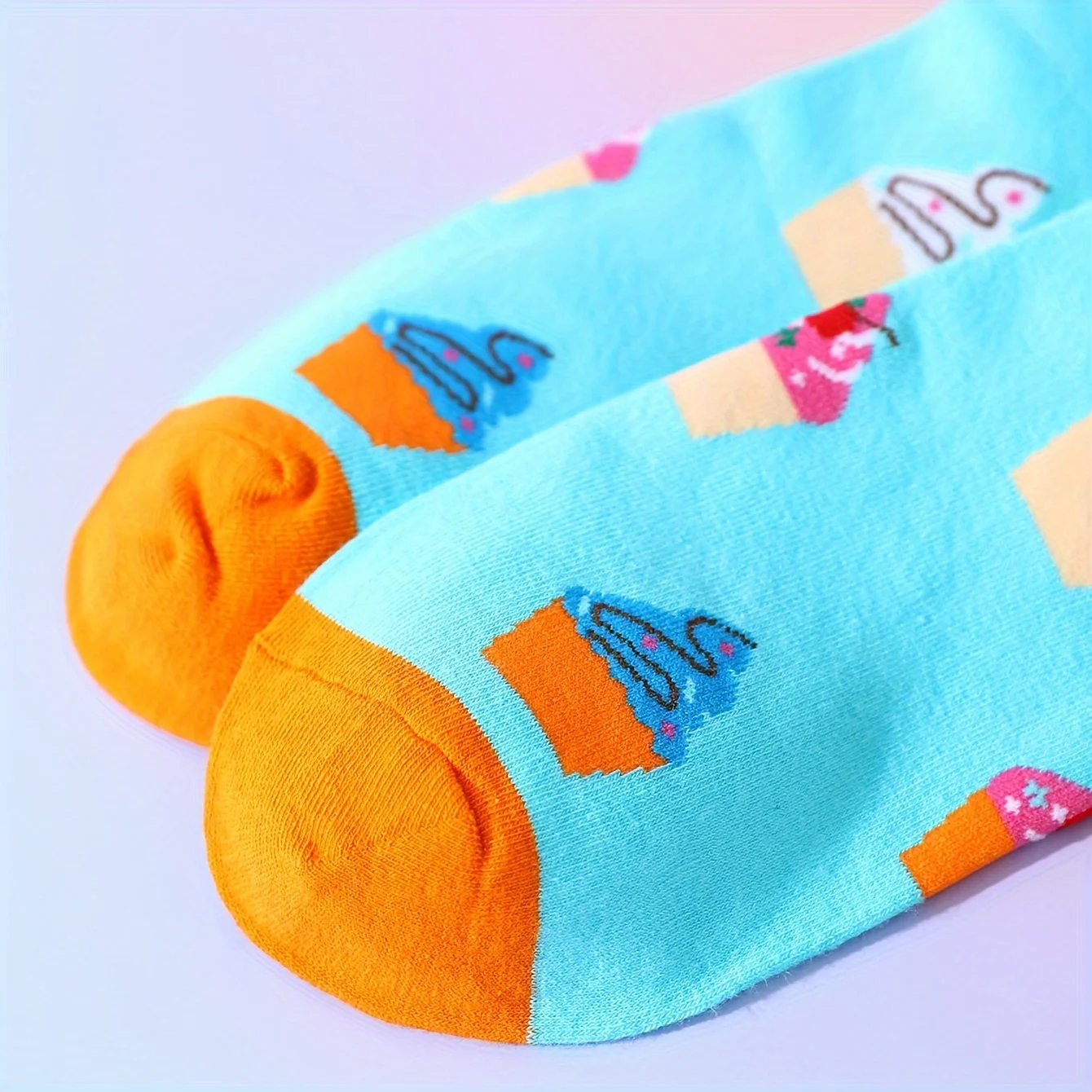 A pair of unique cake ice cream pattern men\'s and women\'s Halloween gift socks for friends, the best socks for all seasons