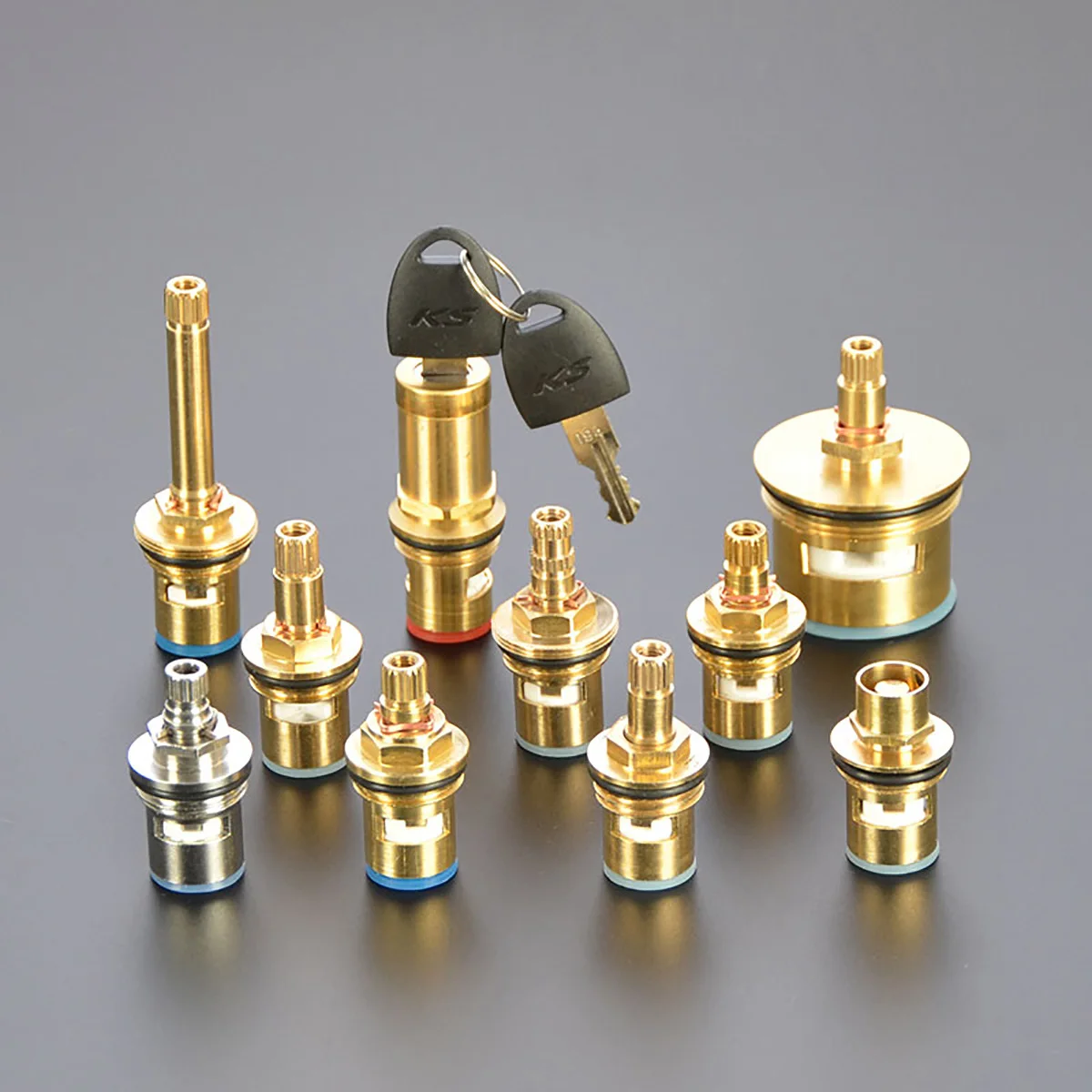 Universal Replacement Tap Valves Brass Ceramic Disc Cartridge Inner Faucet Valve for Bathroom Kitchen Clockwise / Anti-clockwise