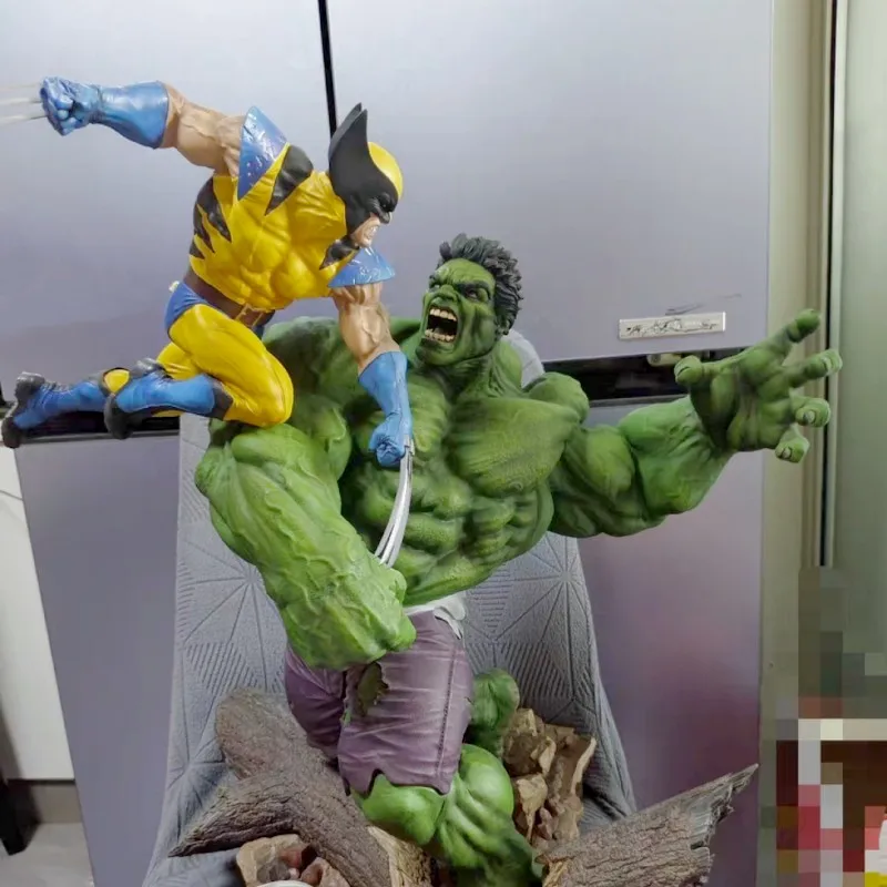 Marvel Superhero Combat Scene Version Hulker Vs Wolverine Pvc Anime Figure Green Man Statue Collectible Model Children Toy Gift