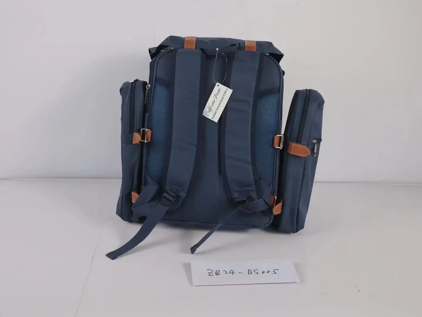 حقيبة ظهر خفيفة الوزن ومضادة للتسرب ومحفوظة للطعام الطازج مع سجادة وأدوات مائدة للمغامرات الخارجية