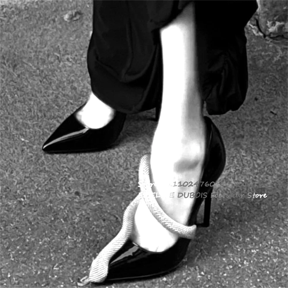 

Черные лакированные туфли-лодочки на высоком каблуке с золотистым металлическим декором в виде змеи, женские сексуальные туфли-стилеты с острым носком, новинка для вечеринок и торжественных мероприятий