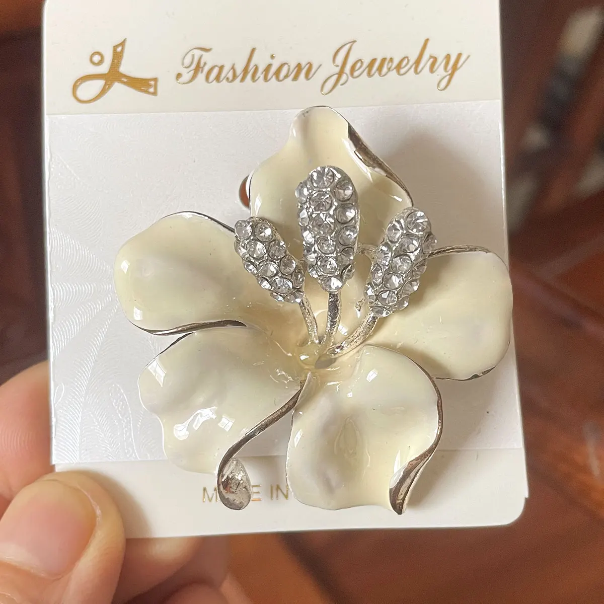Wedding Red Tulip Brooch for Women Rhinestone Flower Lapel Pin Broche Femme Bijoux Enamel Pins Jewelry