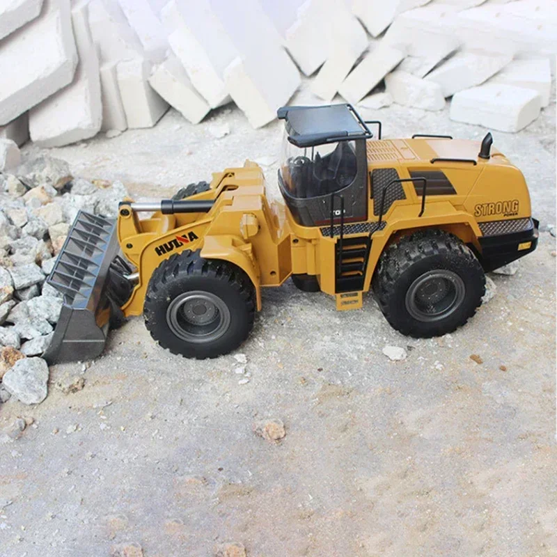 Inventory Huina 1583 Excavator Bulldozer Loader 1:14 Ten Way Loading And Unloading Machine Model Engineering Vehicle Wholesal