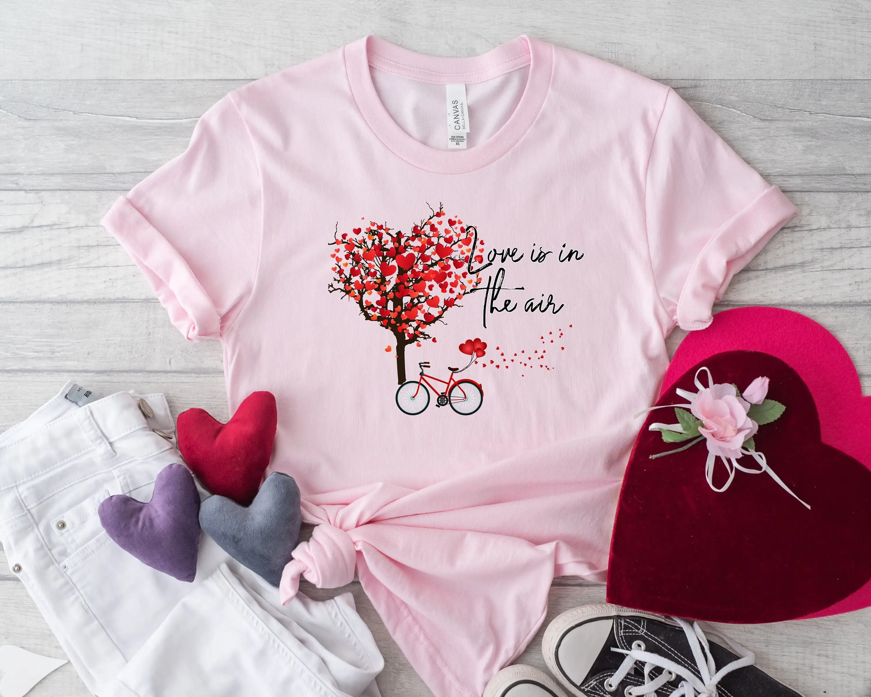 Love Is in The Air Slogan Women T-shirt Romantic Love Cherry Tree Print Female Valentine's Day Shirt Romantic Love Campus Tee