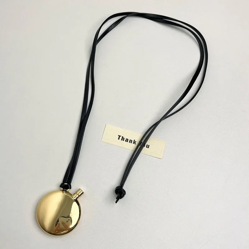 Colgante de botella minimalista, cuerda de cuero, hija más veluda, nuevo collar de suéter