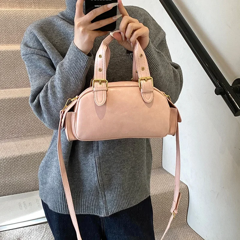 

New Arrival 2025 Autumn: Retro - Style Bowling Bag for Women. Maillard - Inspired Hot Girl Look, Handheld and Motorcycle - Style