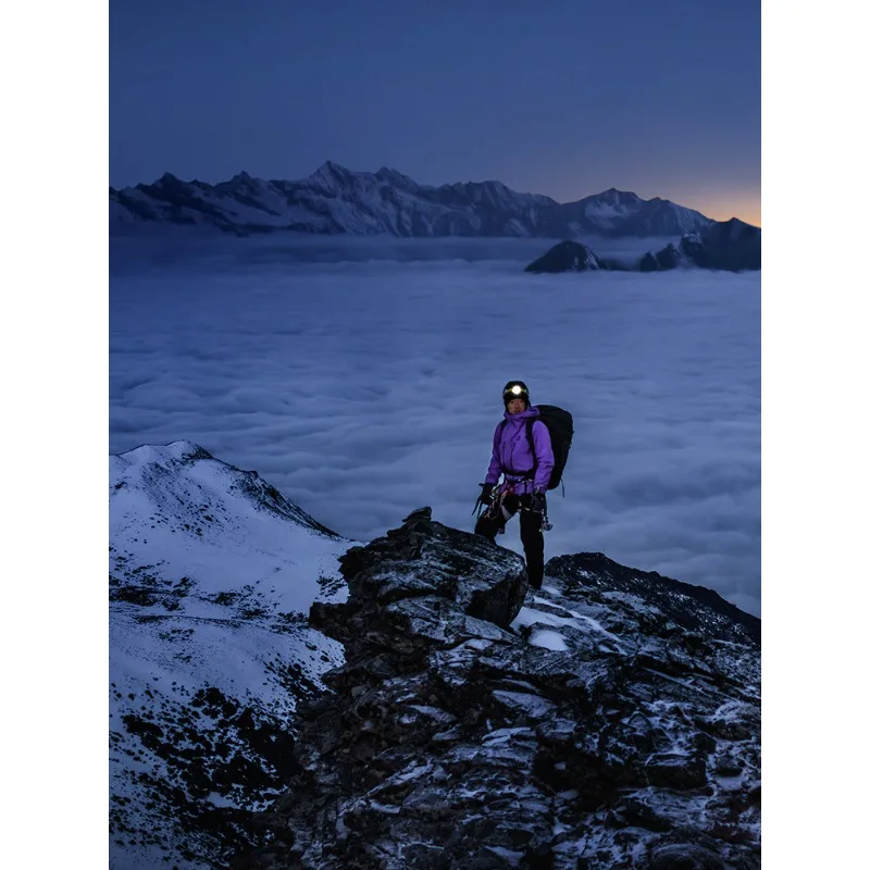 All-weather hardshell outdoor jacket for mountaineering