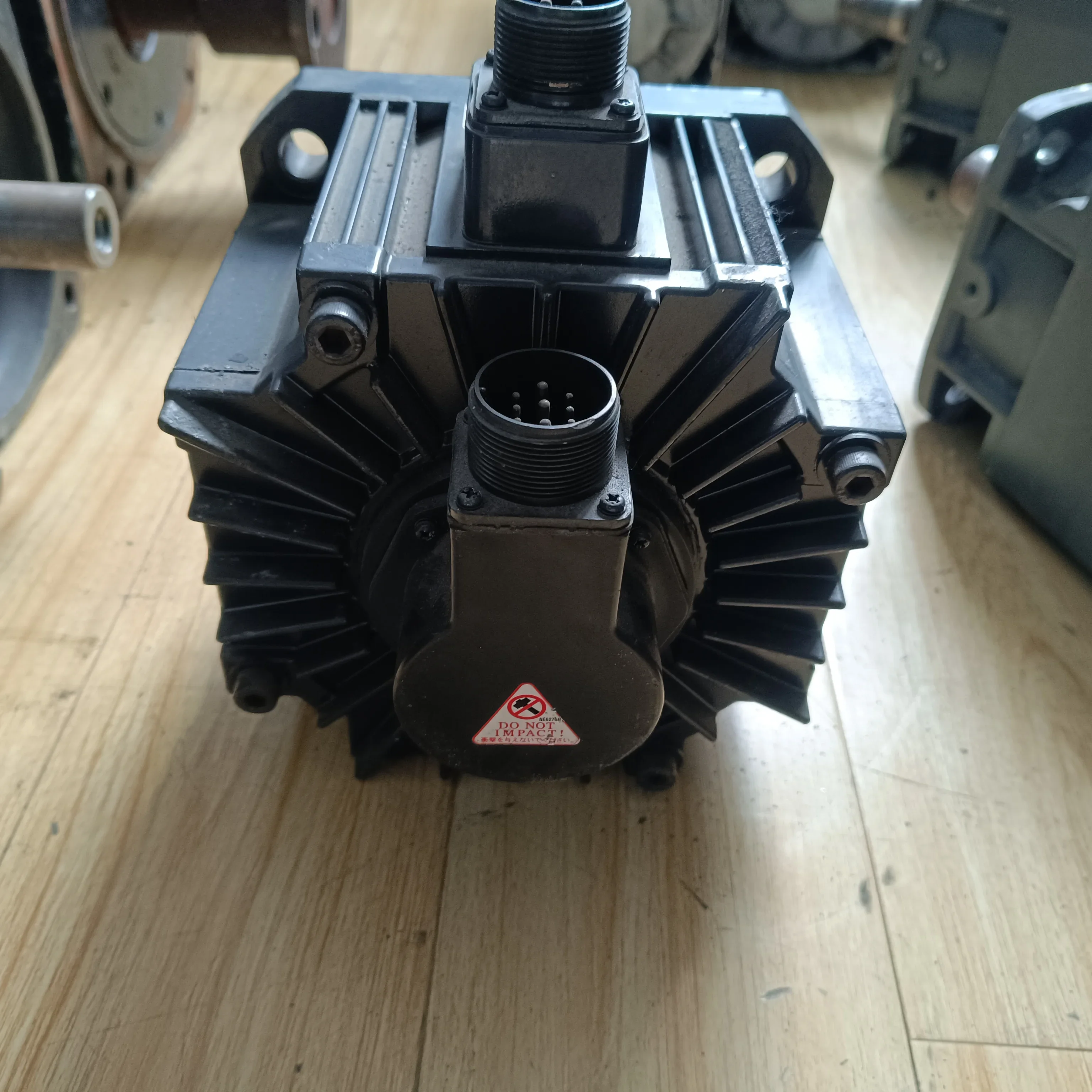 2025/ADME-20LAC42 AC-SERVOMOTOR 2 kW