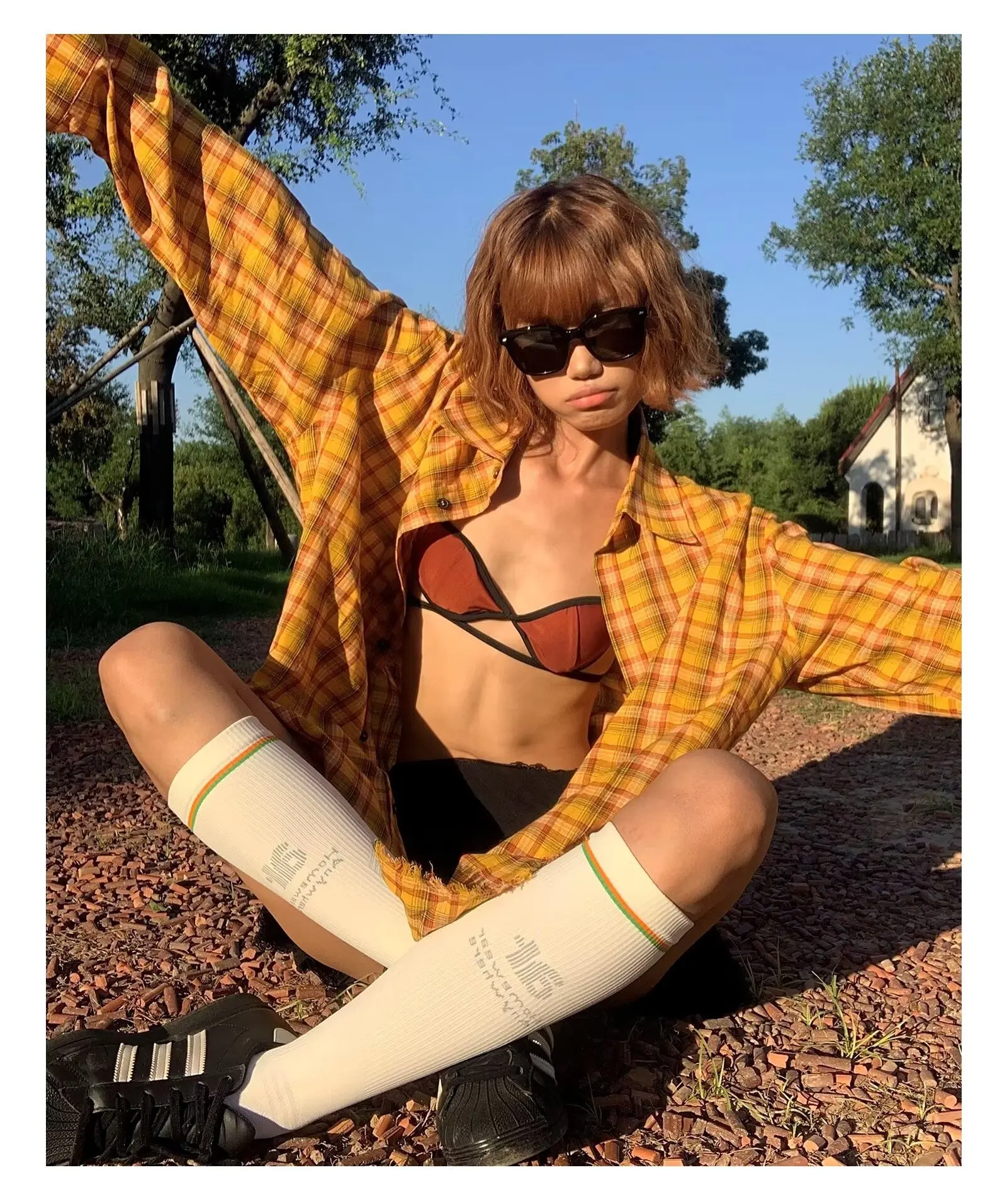 MYSUOLOVE Camicia ampia alla moda giovanile del marchio di tendenza della stagione primaverile ed estiva per uomo e donna