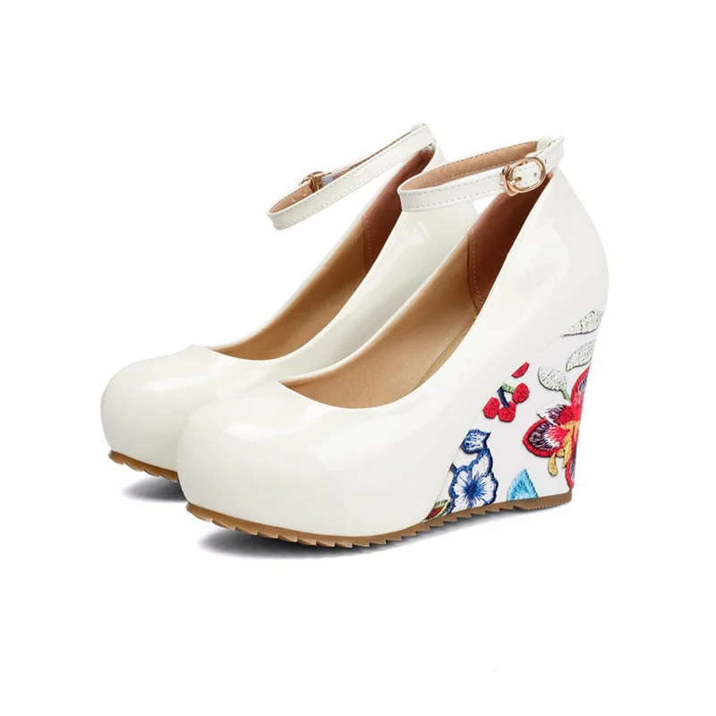 SIMLOVEYO Female Wedge Sandal Footwear Rounded Toe Strap Buckle Fastener 10.5cm Heel Height 3cm Elevated Sole Floral Print 43