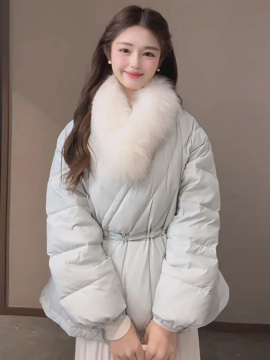 

Синяя женская зимняя теплая куртка-пуховик с меховым воротником, утягивающая талию, модная верхняя одежда малого размера