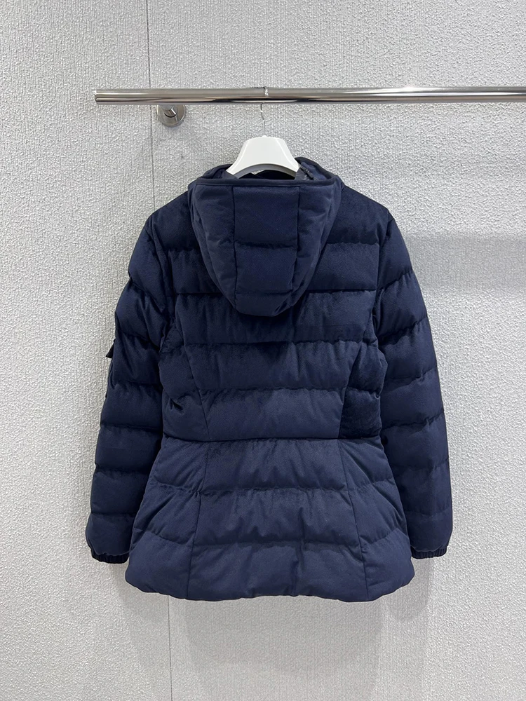 เสื้อแจ็คเก็ตดาวน์แบบมีฮู้ด สไตล์ลำลอง สีน้ำเงิน แฟชั่นฤดูหนาว สไตล์ใหม่ สำหรับผู้หญิง ปี 2025 รุ่นสั้น อุ่นสบาย