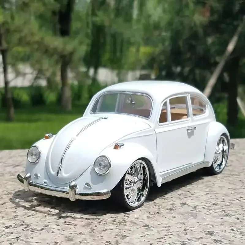 Coche clásico Volkswagen Beetle 1:24, vehículo de juguete de Metal de aleación fundido a presión, modelo de coche de alta simulación, colección de