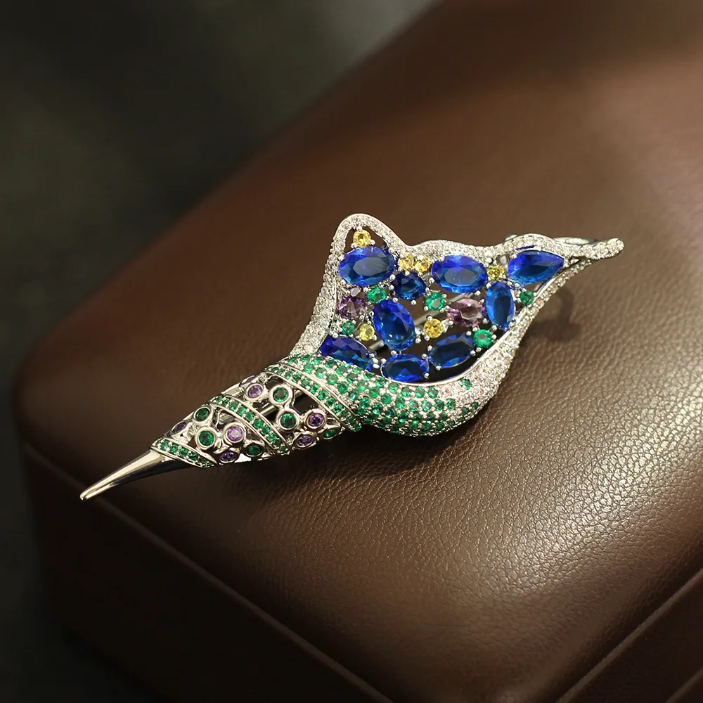 Unique Micro-Paved Zircon Conch Brooch, 3D High-End Versatile Sea Creature Lapel Pin Unisex