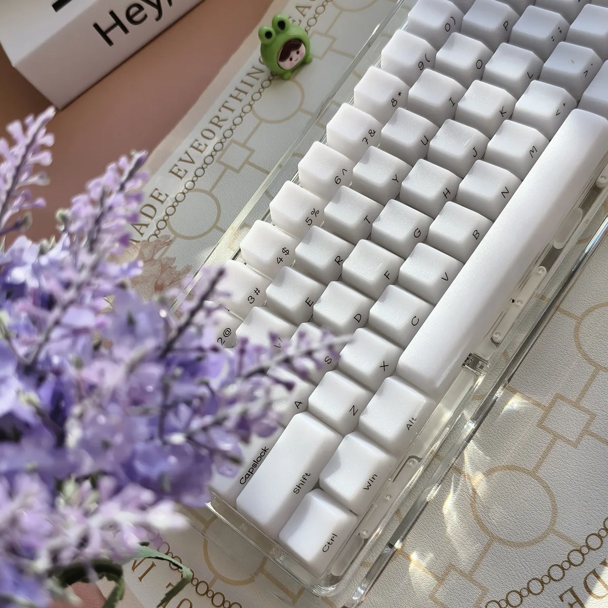 

Fog Transparent Keycap OEM High Transparent Cross Shaft Core Customized Mechanical Keyboard Side Engraving Small Full 130 Keys