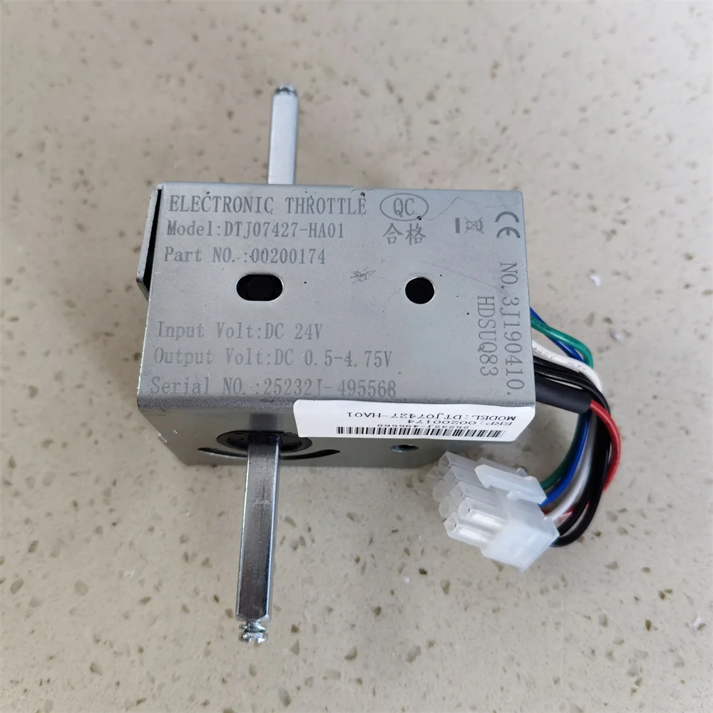 Электронная дроссельная заслонка DTJ07427-HA01 Вход постоянного тока 24 В Выход 0,5-4,75 В Контроллер Педаль акселератора Командир Sprint Booster