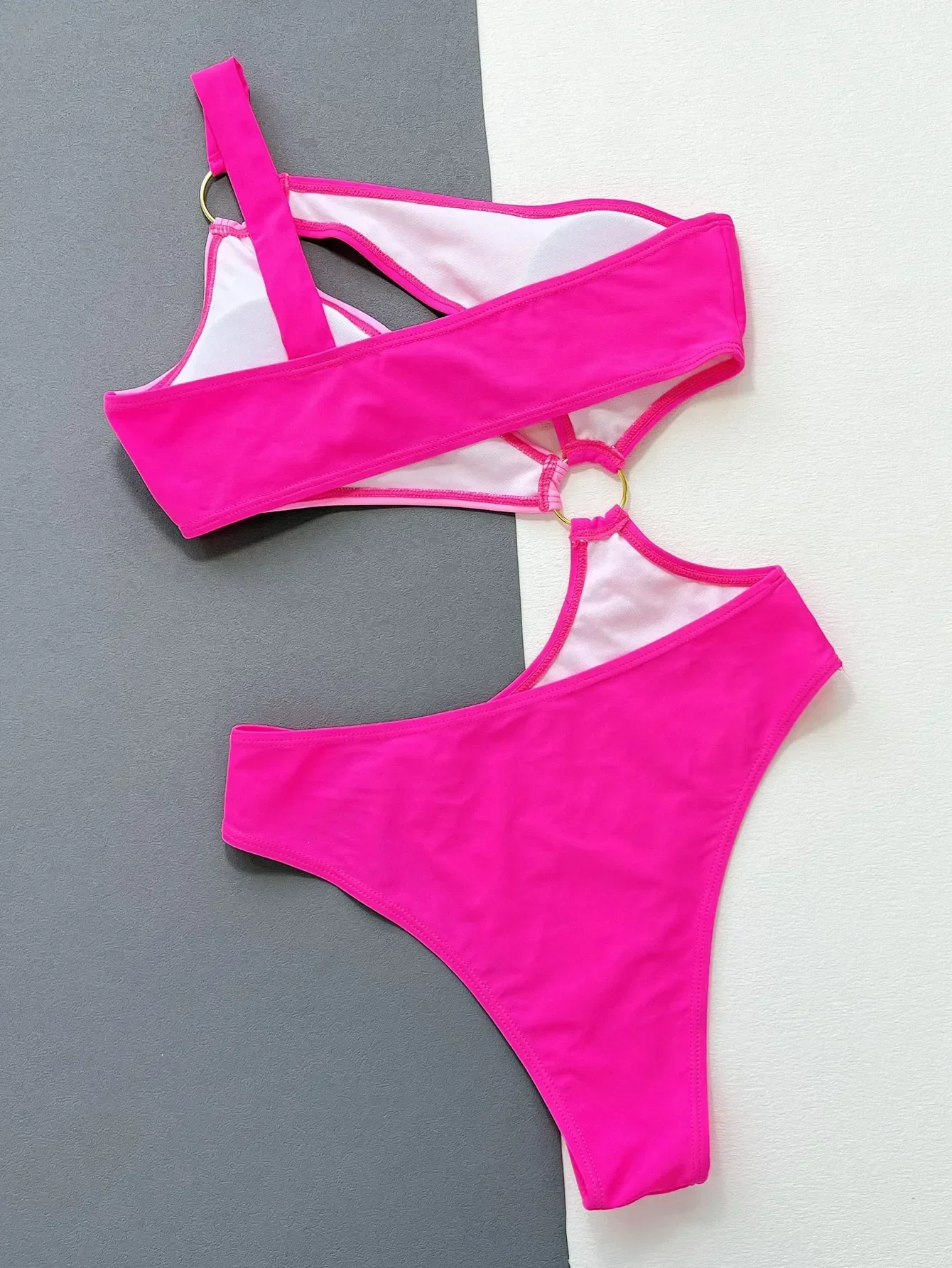 Costume da bagno intero bikini cavo rosa con cinturino da donna, costume da bagno bikini sexy senza schienale con anello monospalla e taglio alto
