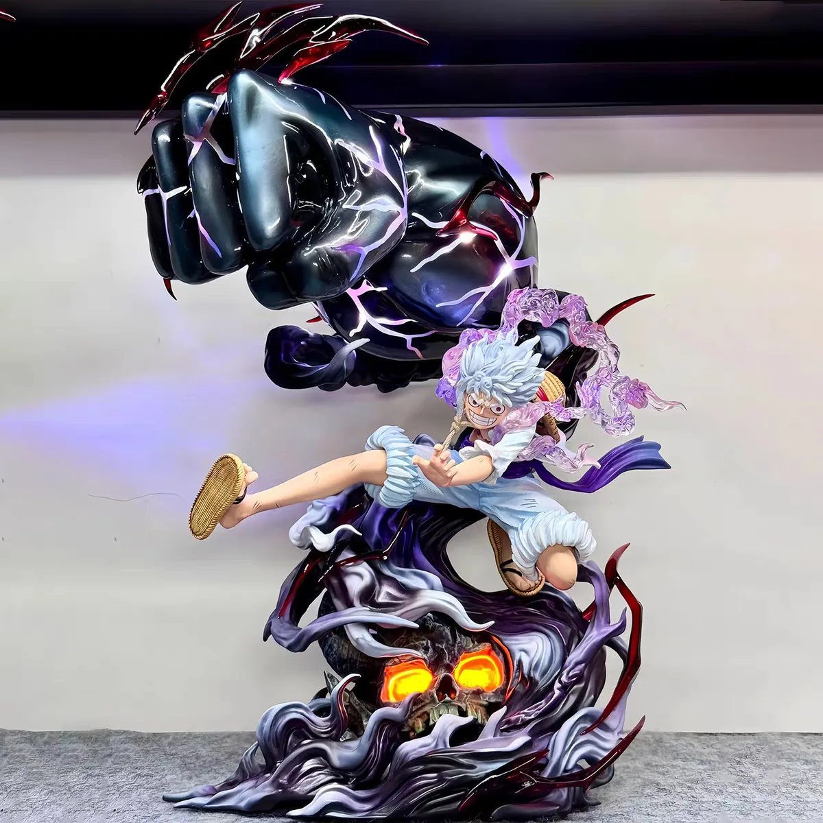 

Фигурка Луффи Gear 5 GK: Взрывной удар, Пробуждение Хаки Онигашимы, со светодиодной подсветкой, аниме-статуэтка, коллекционный декор для фанатов, сюрприз