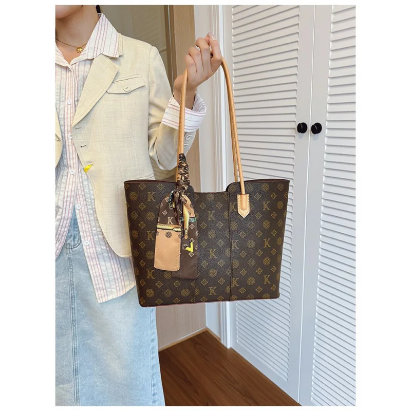 

Luxury Women's Hand Bags Made Of Premium Leather Boasting Trendy Vintage High-End Look