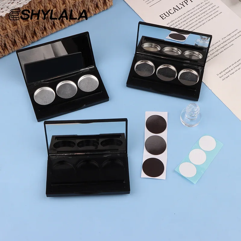 3 กริดสแควร์อายแชโดว์ที่ว่างเปล่า Palette พร้อมสติกเกอร์และแผ่นอลูมิเนียมพลาสติกคอนเทนเนอร์เครื่องสําอาง CLEAR กรณีแต่งหน้า