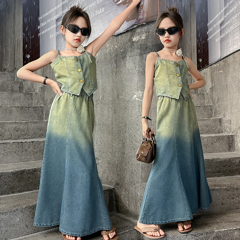 

New summer gradient denim fishtail skirt and camisole top for teenage girls