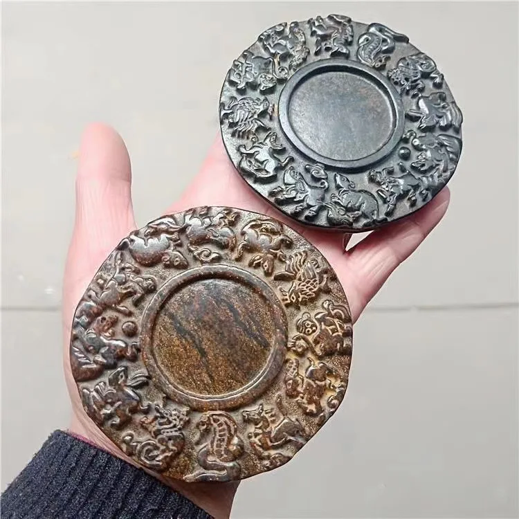 Collezione cinese degli ornamenti di Inkstone dello zodiaco cinese scolpita giada cinese della cultura di Hongshan