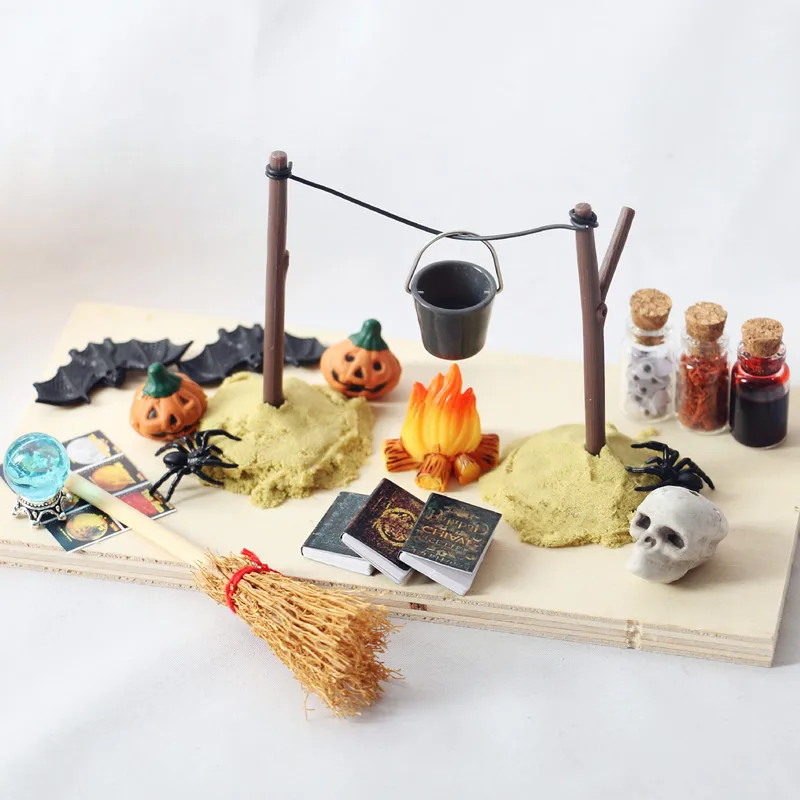 1Set 1:12 Dollhouse Miniature Halloween Horror Decor Toy Model Bat Skull Head Crystal Ball Broom Spider Pumpkin Head Magic Book