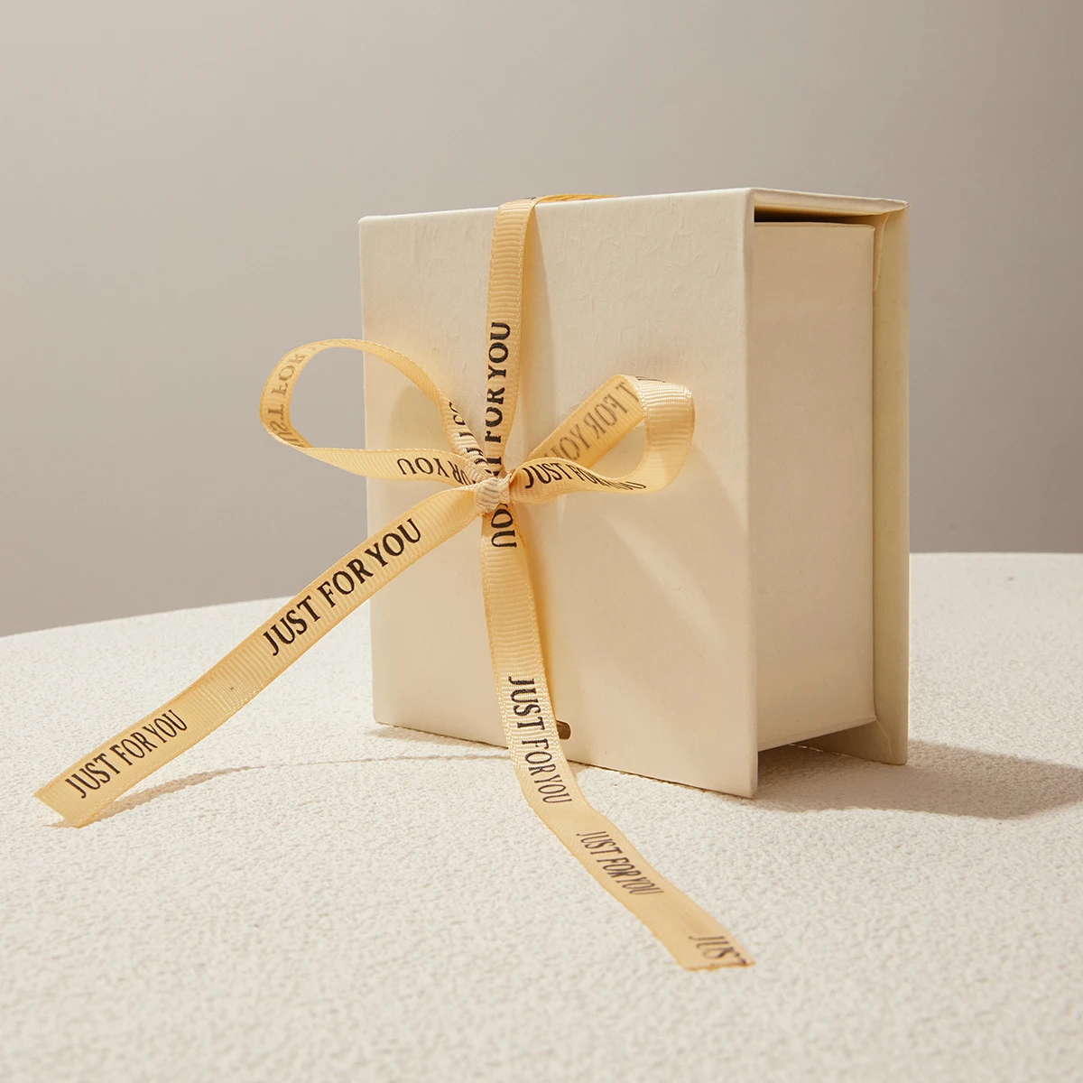 

AIKOER модная подарочная коробка премиум-класса с откидной крышкой, рисовая белая земля, бумажная лента, упаковочная коробка, подарок на день матери