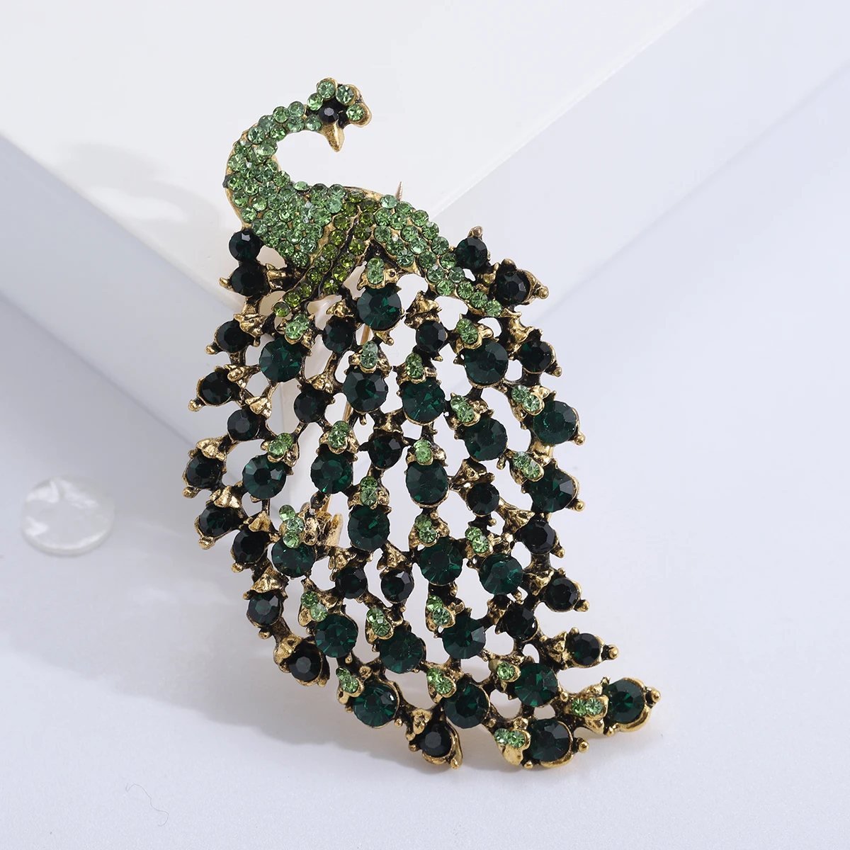 Luxury Rhinestone Peacock Brooches for Women Unisex Classic Animal Bird Pins Office Party Friend New Gifts Jewelry Accessories