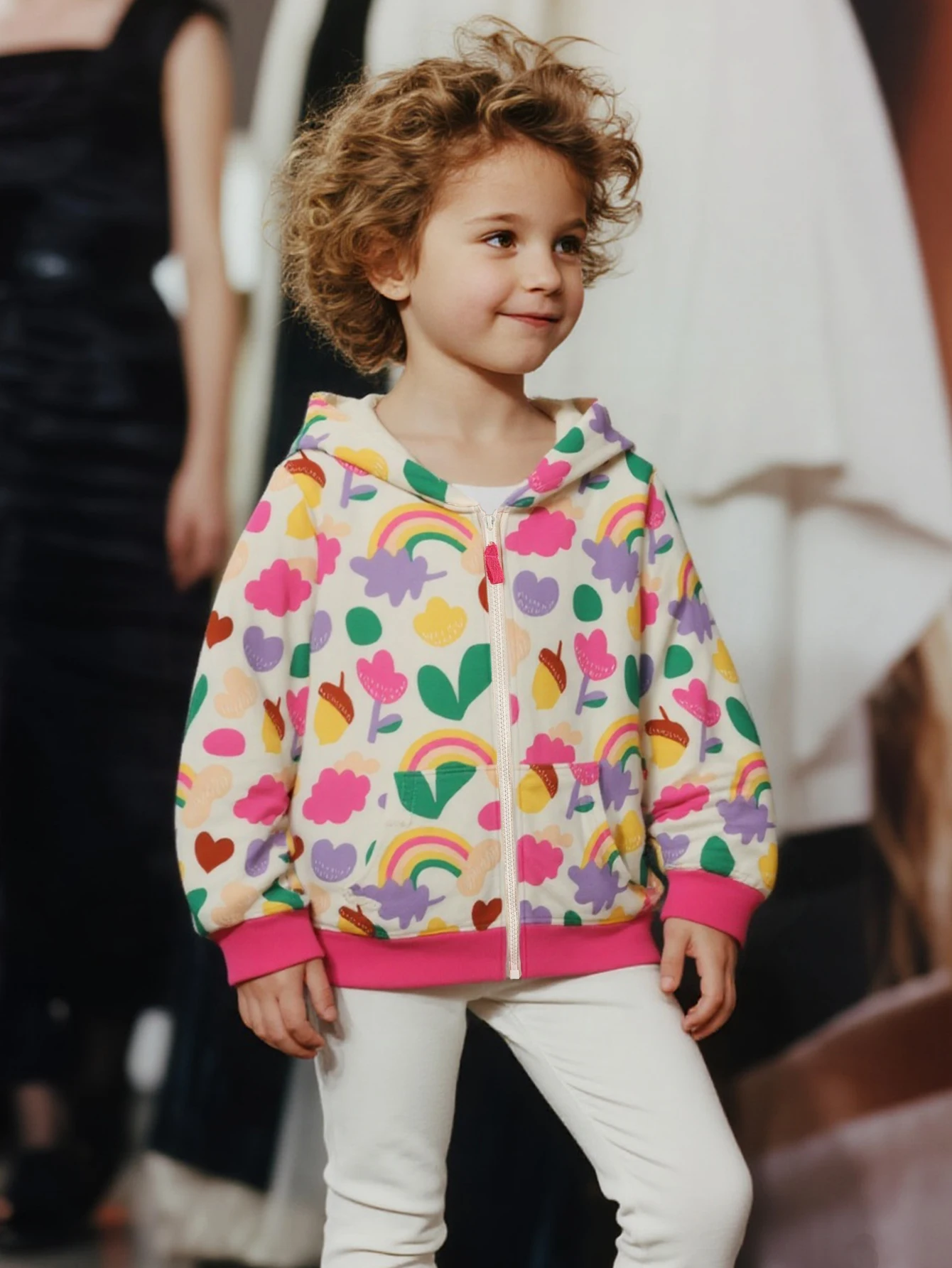 

Girls' long sleeved hooded sweatshirt with random floral print and zipper, suitable for outdoor casual autumn and winter style