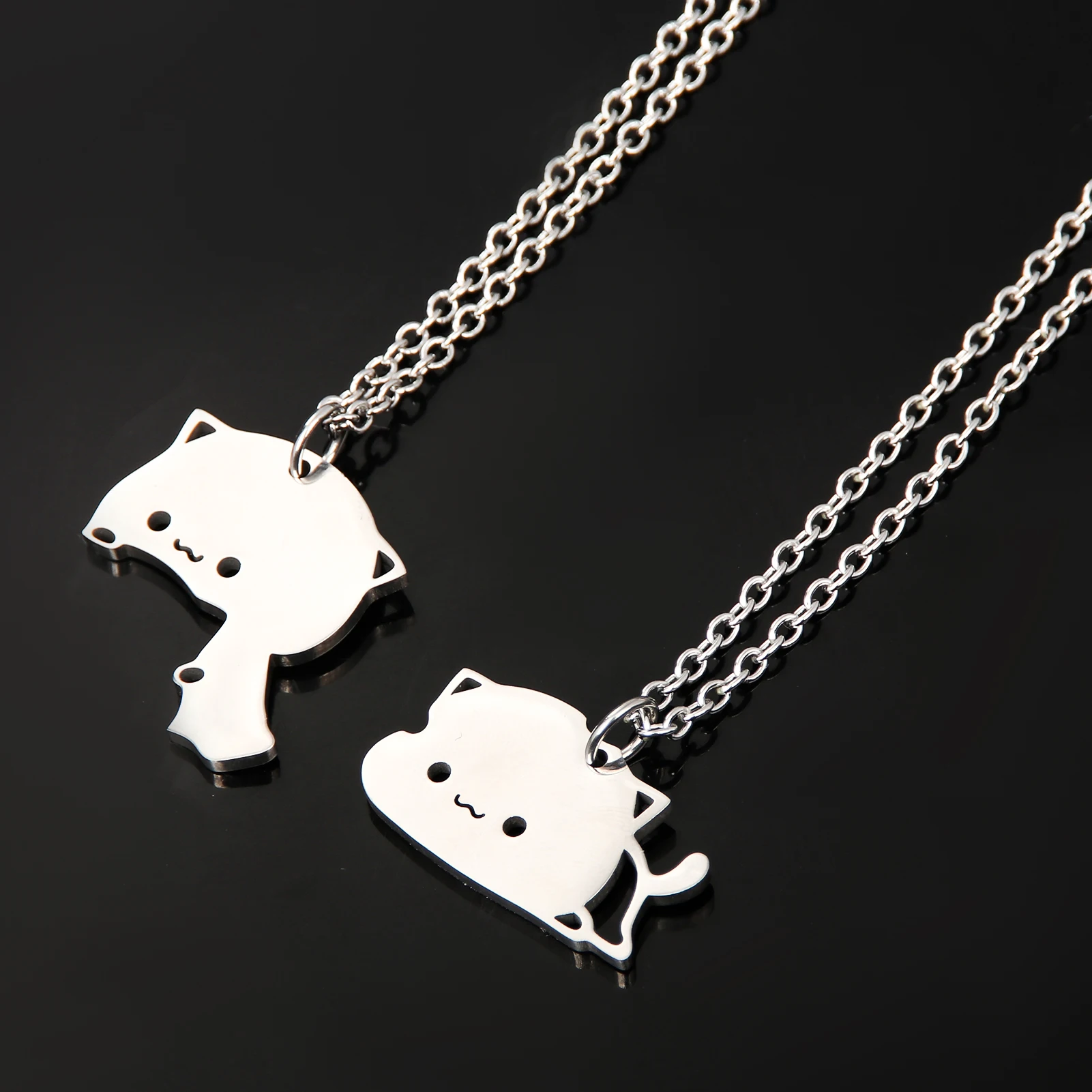 Kawaii Cute Hugging Cat Couple Splicing Lovers Necklace Pendant Sisters Besties Family Gifts Men Women Bag Jewelry Accessories