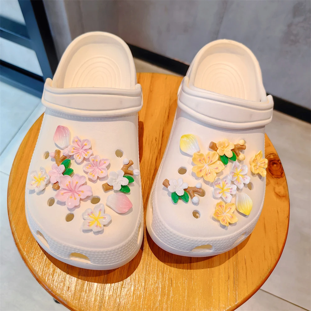 Multi-colored Popular Charms for Petal and branch Shoe Buckle Cute Clogs Shoes Accessories Girl Sandals Decorative Party Gifts