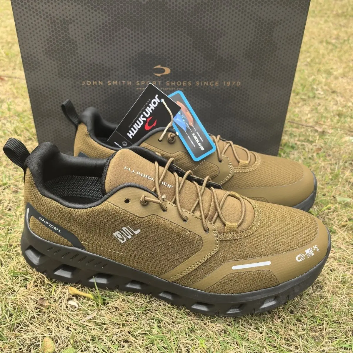 2025 New Outdoor Running Shoes Fashion Anti-slip Casual Comfortable Shoes Jogging Shoes Jogging Men and Women Couple Sneakers