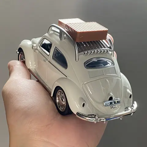 1:32 Volkswagen Beetle versión de viaje sedán compacto de aleación de Diecast modelo de coche Interior de ordenador anfitrión de Interior adornos DIY presente
