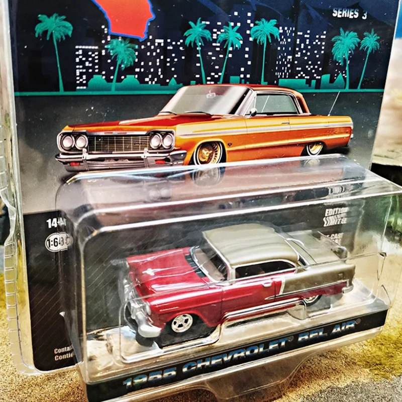 GreenLight 1:64 1955 Chevro Bel Air Ruby Red and Matte Bronze Car Driver Model Car Static Display Collection Toy Gift Less Stock