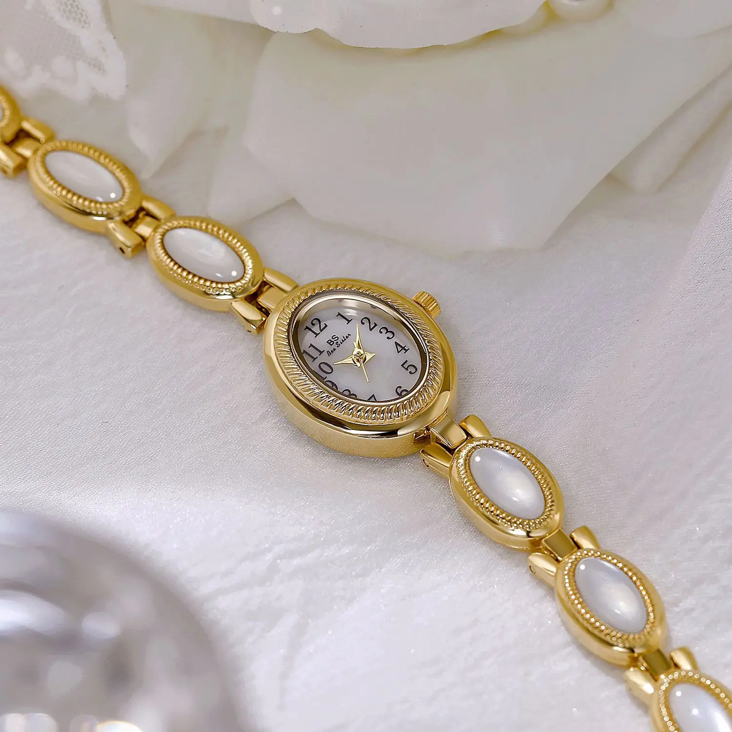 Women's Watch Elegant Shell Bracelet Luxury Ladies Small Dial Oval Quartz Clock Fashion Daily Birthday Party Dress Watch