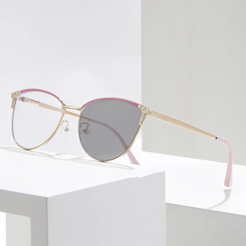 Neue klassische Cat Eye photochrome Damen-Myopie-Brille, fortschrittliche Mode, neutrale Diamant-Intarsien, Anti-Blaulicht-Brille – Detail 6