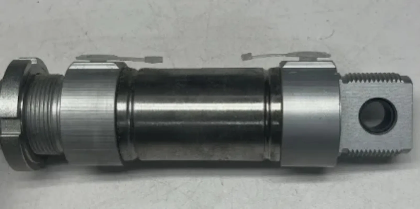 Brand New DSNU-32-25-P-A 195980 Cylinder Vacuum Fast Delivery