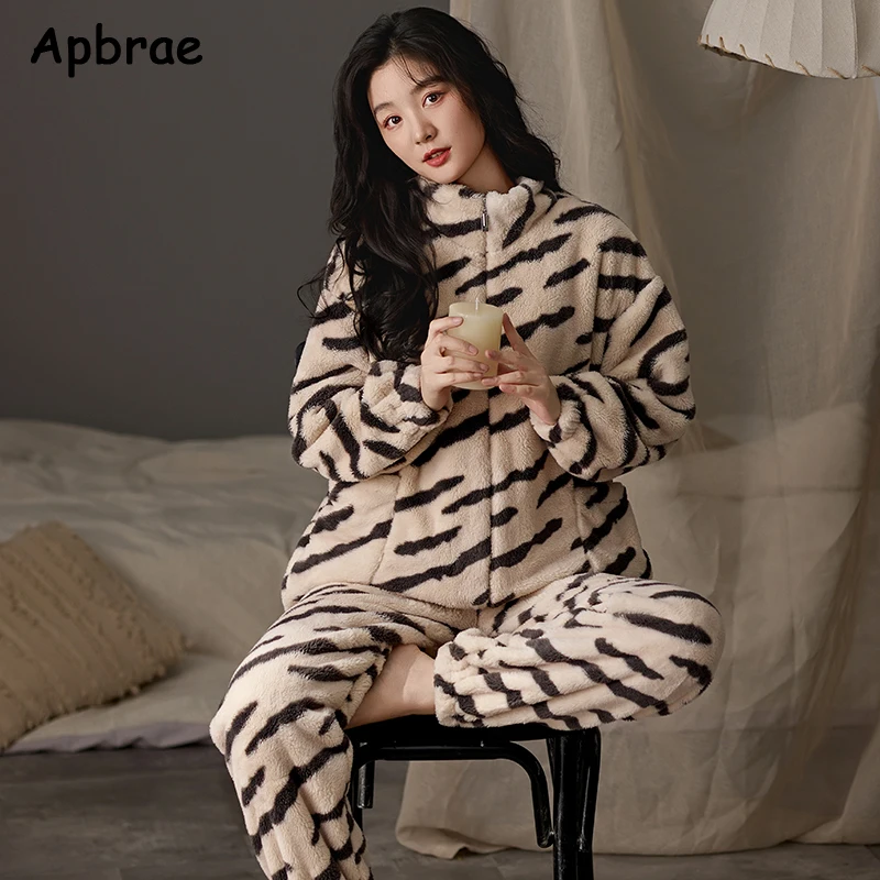 Winter Thick Flannel Pajamas for Women Zebra Pattern Woman Pijamas Warm Velvet Cardigan Nightwear Causal Homewear for Girl