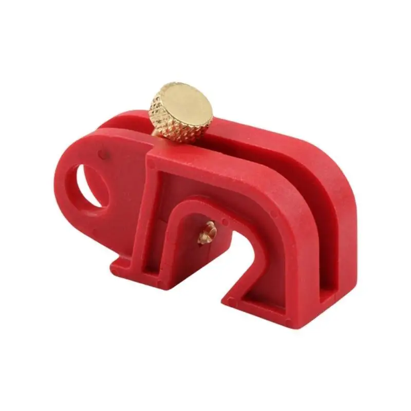 R9UF ล็อคเบรกเกอร์การติดตั้งง่าย ๆ ที่มีวัสดุหน่วงไฟหัวสกรูขนาดใหญ่สำหรับการป้องกันอุบัติเหตุทางไฟฟ้า