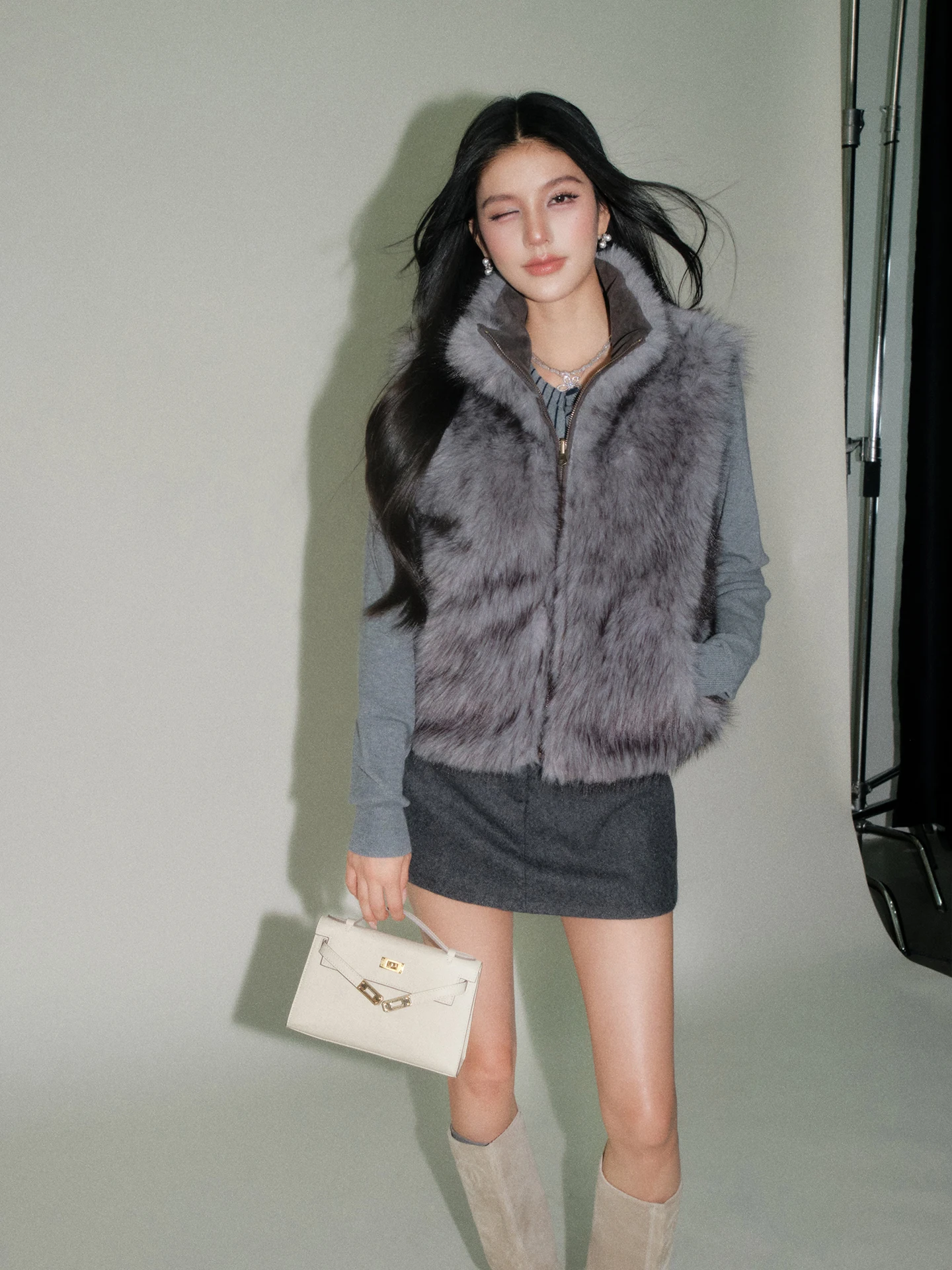 

Жилет из искусственного меха Olivia Duo, с воротником-стойкой, теплая верхняя одежда для зимы 2025, для повседневной носки, из полиэфирного волокна, на молнии