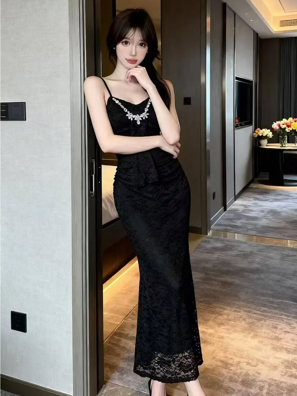 

Sexy V-ne Diamond Embellied Strap Dr Women's Ele Lady Lace Bodycon Fi Tail Gown Long Skirt lectual Sle