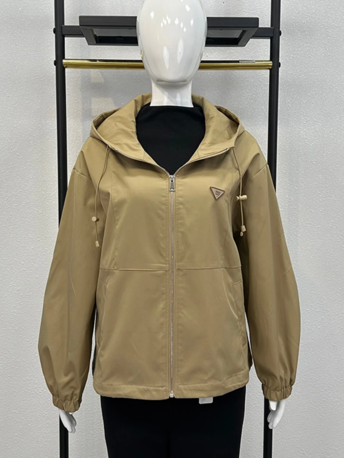 

Повседневная свободная женская куртка 2024 года, новая модель весна-осень, с капюшоном, модная верхняя одежда для молодых мам